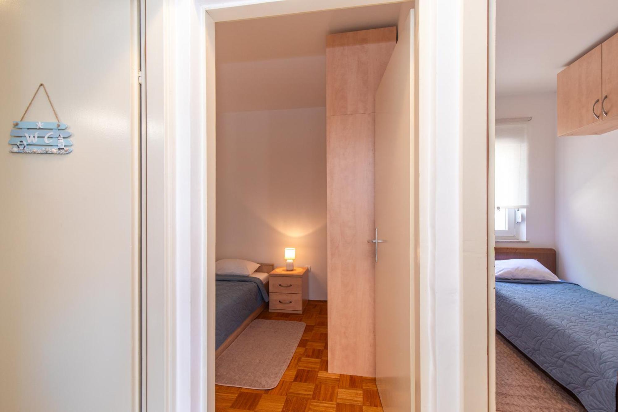 Apartment Laura Punat Exteriör bild